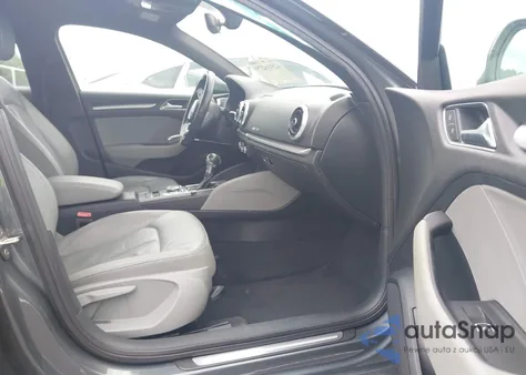 2018 Audi A3 2.0T Premium/2.0T Tech Premium z USA, uszkodzony, nr VIN WAUAUGFF5J1042315